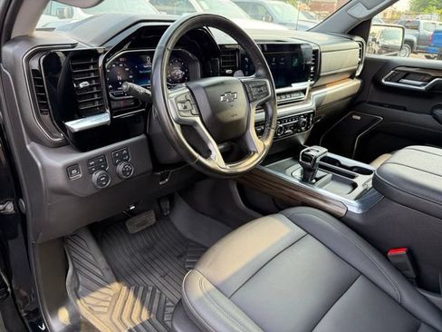 Used 2024 Chevrolet Silverado 1500 LT Trail Boss AWD/4WD image 19