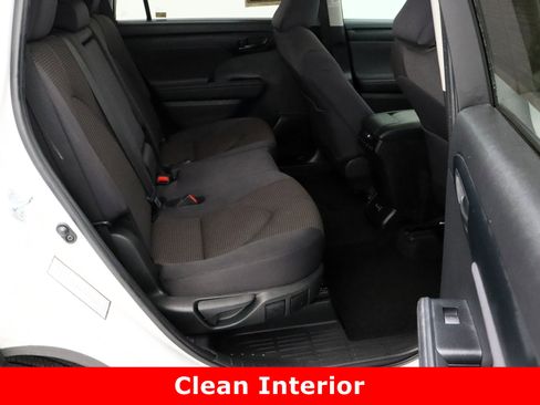 Used 2024 Toyota Highlander LE image 36