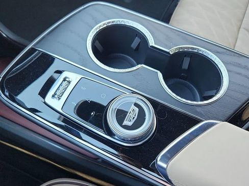 New 2026 Cadillac Lyriq V AWD/4WD image 18