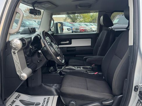 Used 2008 Toyota FJ Cruiser 4WD image 12