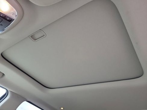 Used 2017 Jeep Grand Cherokee Limited image 26