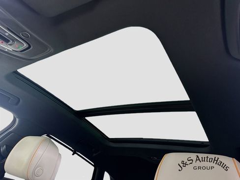 Used 2022 Audi e-tron Chronos w/ Chronos Package image 16