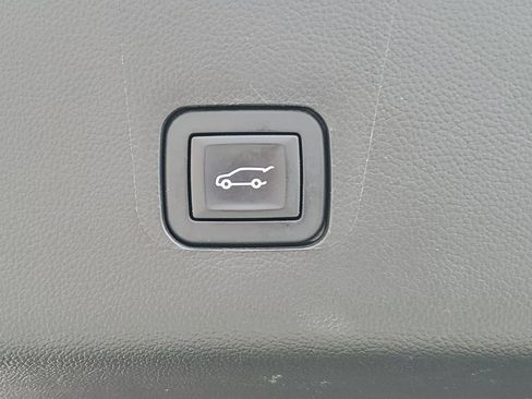 Used 2019 Chevrolet Traverse LT FWD image 34