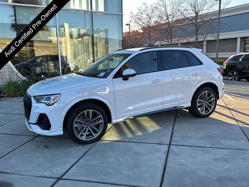 Used 2025 Audi Q3 2.0T Premium w/ Convenience Package image 1