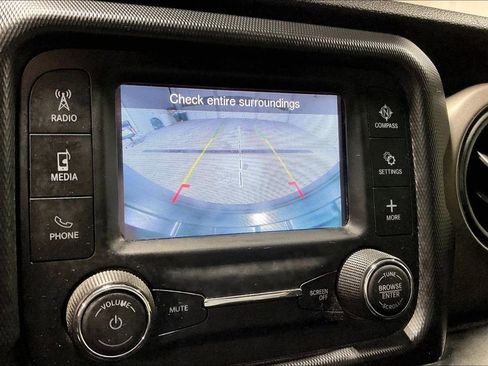 Used 2018 Jeep Wrangler Unlimited Sport image 30