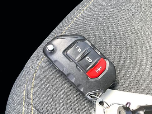 Used 2024 Jeep Gladiator Sport AWD/4WD image 15