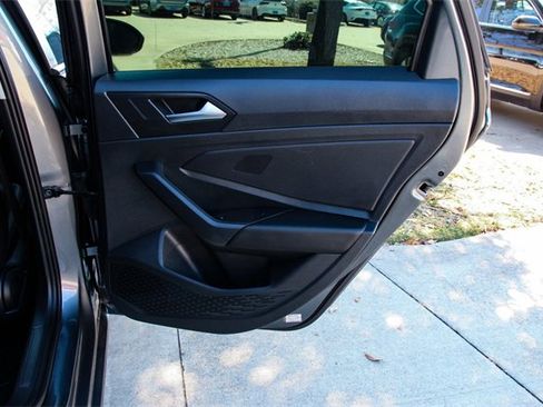 Used 2024 Volkswagen Jetta SE image 33