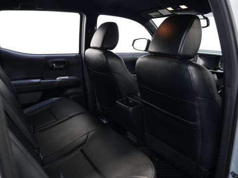 Used 2017 Toyota Tacoma TRD Pro image 39