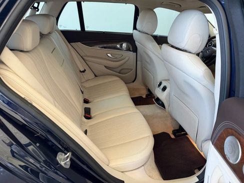 Used 2018 Mercedes-Benz E 400 4MATIC Wagon w/ Premium 2 Package image 17