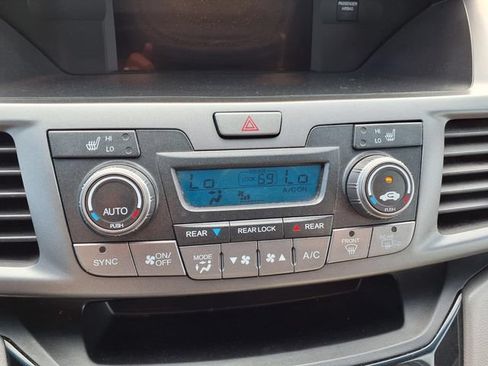 Used 2011 Honda Odyssey EX-L image 17