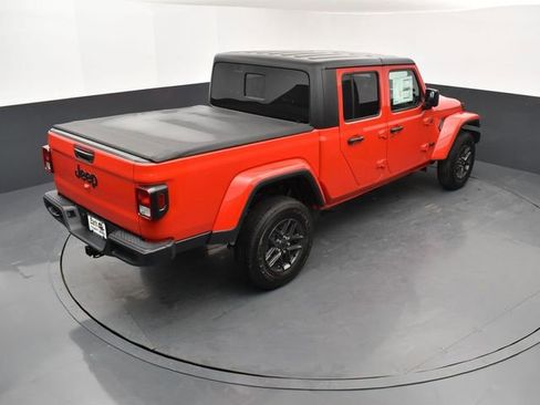 Used 2024 Jeep Gladiator Sport image 17