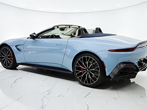 Used 2022 Aston Martin V8 Vantage Roadster RWD image 8