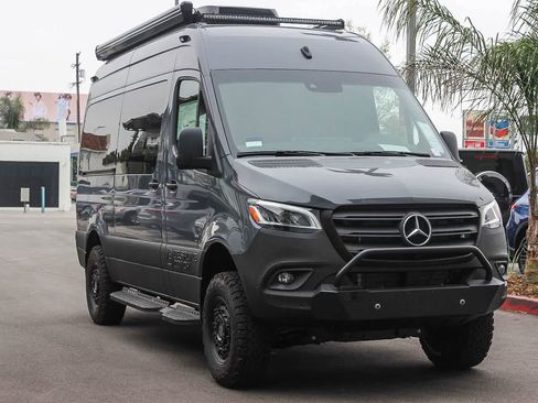 Used 2023 Mercedes-Benz Sprinter 2500 image 3