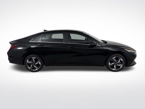 Used 2023 Hyundai Elantra Limited w/ Preferred Accessory Package image 2