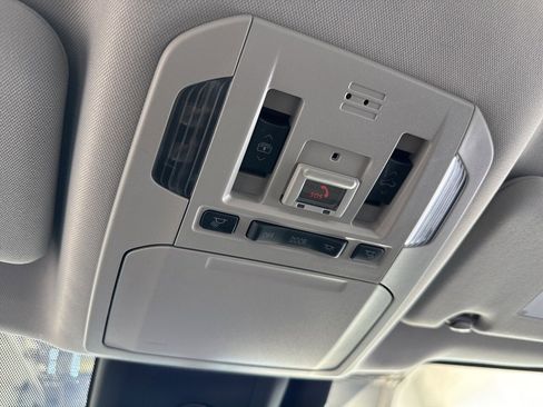 Used 2022 Toyota Highlander Platinum image 35