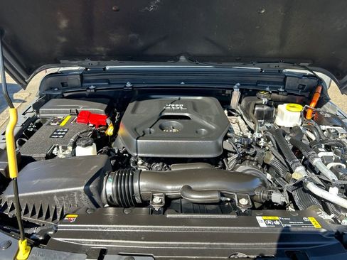 Used 2023 Jeep Wrangler Unlimited w/ Cold Weather Group image 29