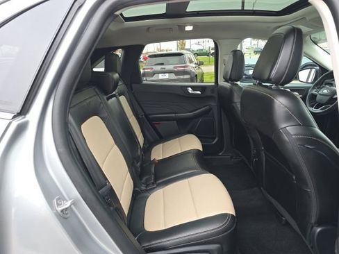 Certified 2022 Ford Escape Titanium w/ Titanium Premium Package image 17