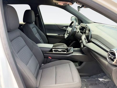 Used 2025 Chevrolet Equinox LT FWD image 29