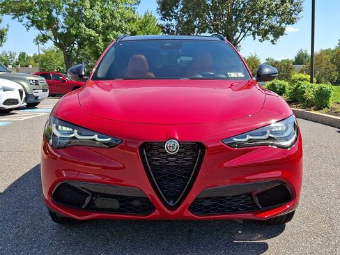 Used 2024 Alfa Romeo Stelvio Veloce AWD/4WD image 2