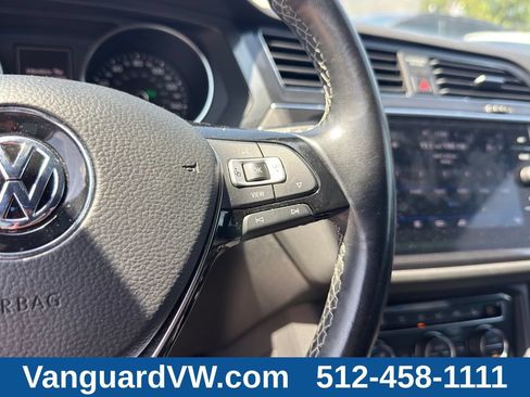 Used 2020 Volkswagen Tiguan SE AWD/4WD image 18