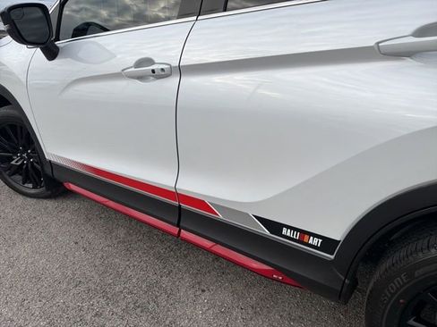 Used 2024 Mitsubishi Eclipse Cross AWD image 29