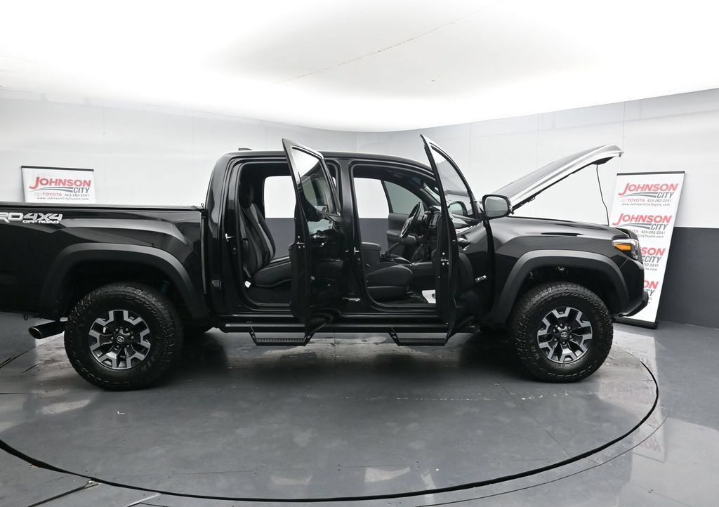 Used 2022 Toyota Tacoma TRD Off-Road AWD/4WD image 42