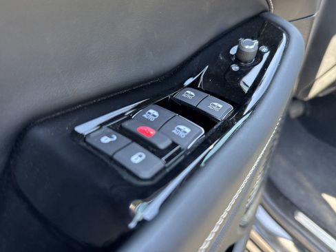 New 2024 Jeep Grand Cherokee Overland w/ Trailer Tow Package image 24