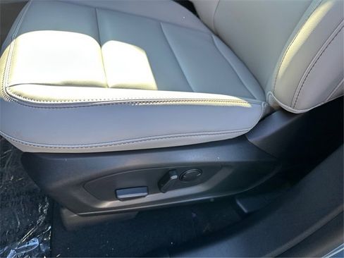 New 2026 Ford Explorer Active w/ Active Comfort Package image 25