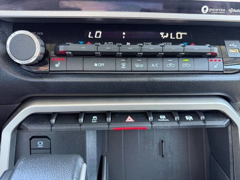 Used 2023 Toyota Tundra SR5 w/ SR5 Premium Package AWD/4WD image 44