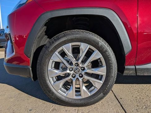 Used 2024 Toyota RAV4 XLE Premium image 9