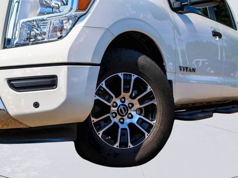 Used 2024 Nissan Titan SV w/ SV Convenience Package AWD/4WD image 2