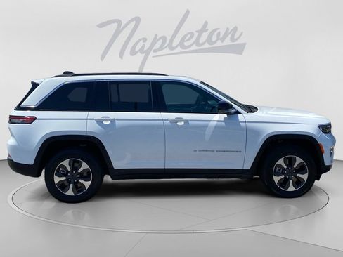 Used 2024 Jeep Grand Cherokee Limited 4xe AWD/4WD image 9
