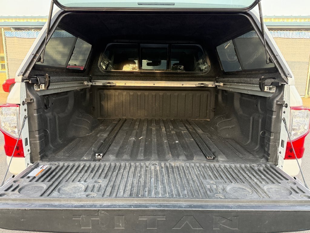 Used 2021 Nissan Titan SV w/ SV Convenience Package RWD image 23