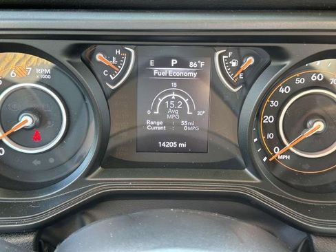 Certified 2024 Jeep Wrangler Willys image 21