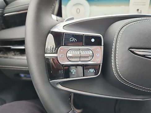 Used 2025 Genesis G90 3.5T image 8