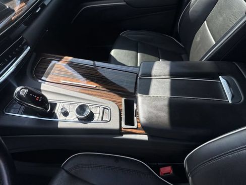 Used 2024 Cadillac Escalade ESV Premium Luxury RWD image 22