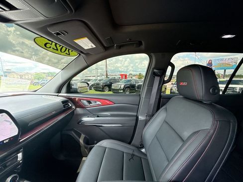 Used 2025 Chevrolet Traverse Z71 AWD/4WD image 33