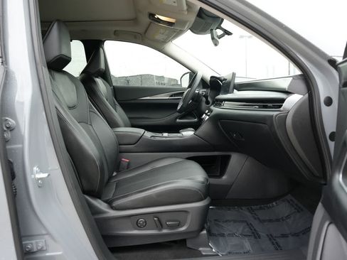 Certified 2026 INFINITI QX60 Luxe w/ Cargo Package FWD image 23