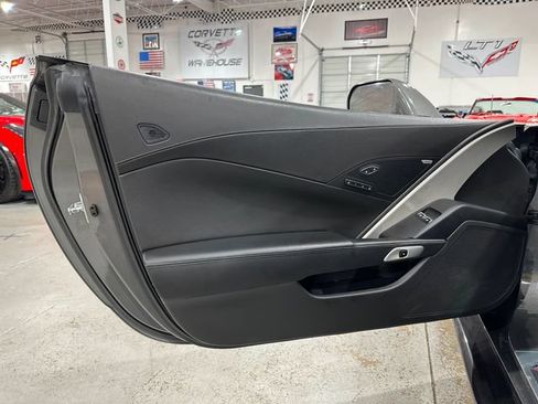 Used 2015 Chevrolet Corvette Z06 w/ Z07 Performance Package RWD image 15