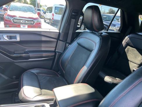 Certified 2022 Ford Explorer ST-Line image 8