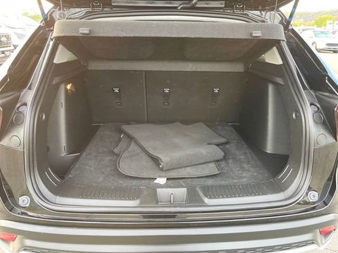 Used 2025 Chevrolet Trax LT w/ LT Convenience Package FWD image 13