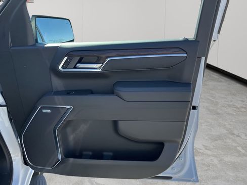 New 2026 GMC Sierra 1500 SLT image 12