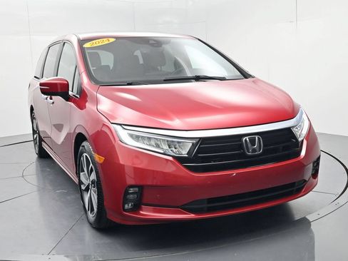 Used 2024 Honda Odyssey Touring image 2