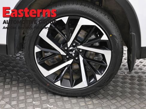 Used 2024 Mitsubishi Outlander SE AWD/4WD image 32