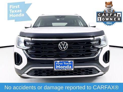 Used 2024 Volkswagen Atlas Cross Sport SE image 2