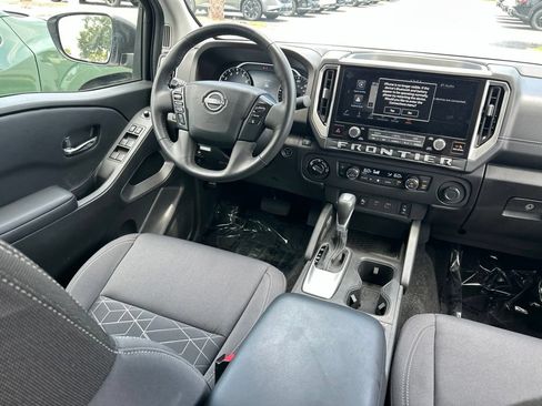 Certified 2025 Nissan Frontier SV w/ SV Convenience Package AWD/4WD image 11
