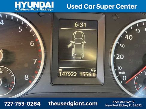 Used 2013 Volkswagen Tiguan S image 12