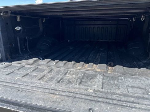 Used 2018 Nissan Titan SV w/ SV Convenience Package AWD/4WD image 40