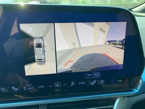 Used 2024 Chevrolet Equinox EV LT w/ LPO, Trailering Package AWD/4WD image 24