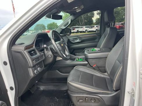 Used 2023 Chevrolet Suburban Premier AWD/4WD image 14